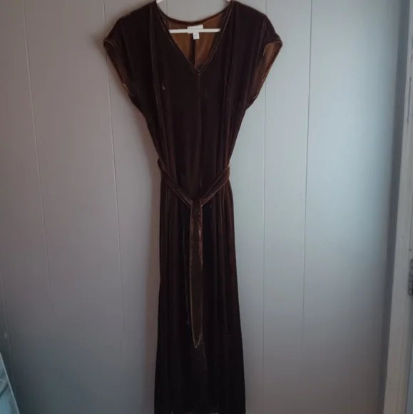 brown crushed velvet dress Neeka Brown Velvet Twisted Asymmetric Maxi Dress – Club L London